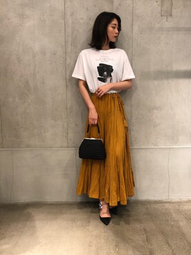 「MAISON DE REEFUR（メゾンドリーファー）のビジュアル フォト Tシャツ（Tシャツ/カットソー、ホワイト系）」を使った、AIRI KAWASAKIさん（レディース・166cm）の夏コーディネート