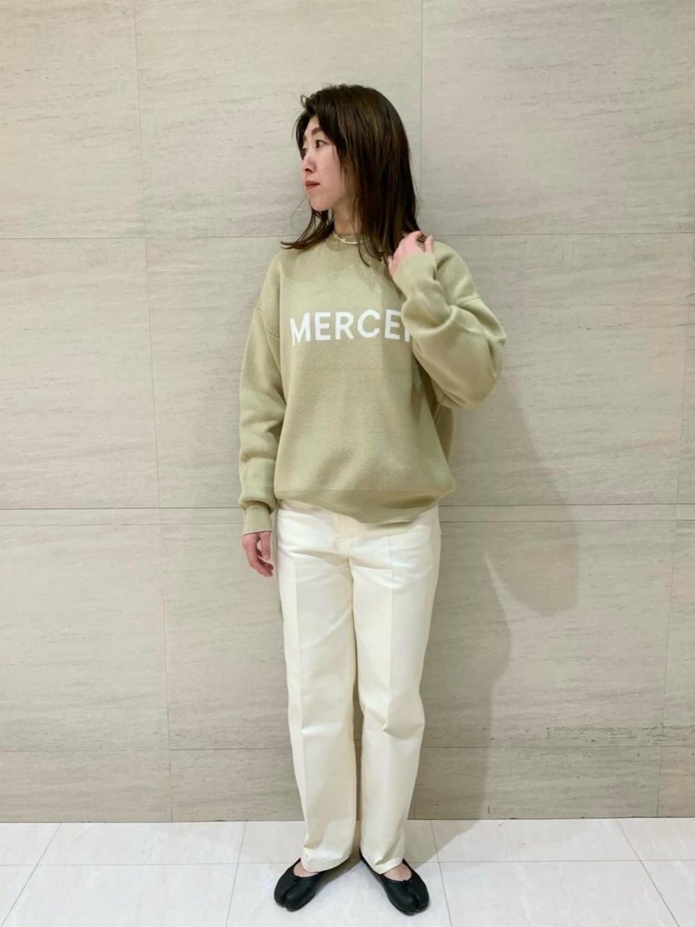 「RECOMMEND  ITEM STYLING」｜「by Preekの＜by Preek（バイプリーク）＞淡水パール フラワービーズネックレス Ψ∴（ネックレス、ホワイト系）」を使った、水谷　莉沙さん（レディース・162cm）の冬コーディネートの1枚目の写真