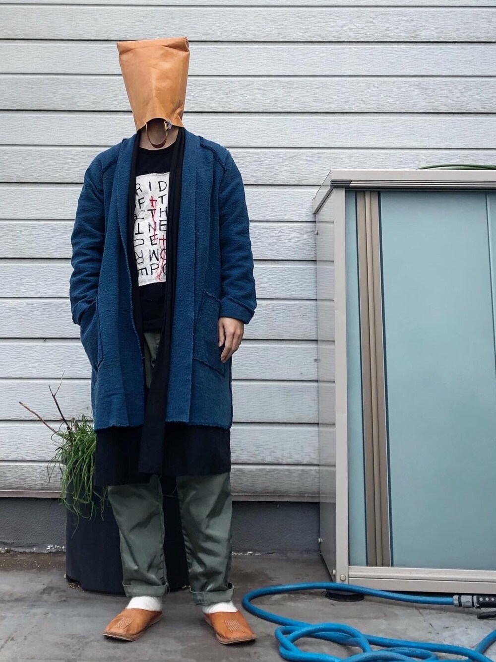 「シサム工房のアイテム（サンダル、ベージュ系）」を使った、iq8qo1c0さん（メンズ・174cm）の冬コーディネートの1枚目の写真