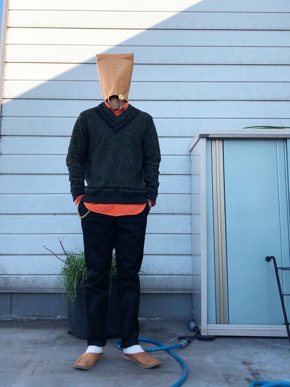 「BREEのアイテム（ハンドバッグ、ベージュ系）」を使った、iq8qo1c0さん（メンズ・174cm）の冬コーディネートの1枚目の写真