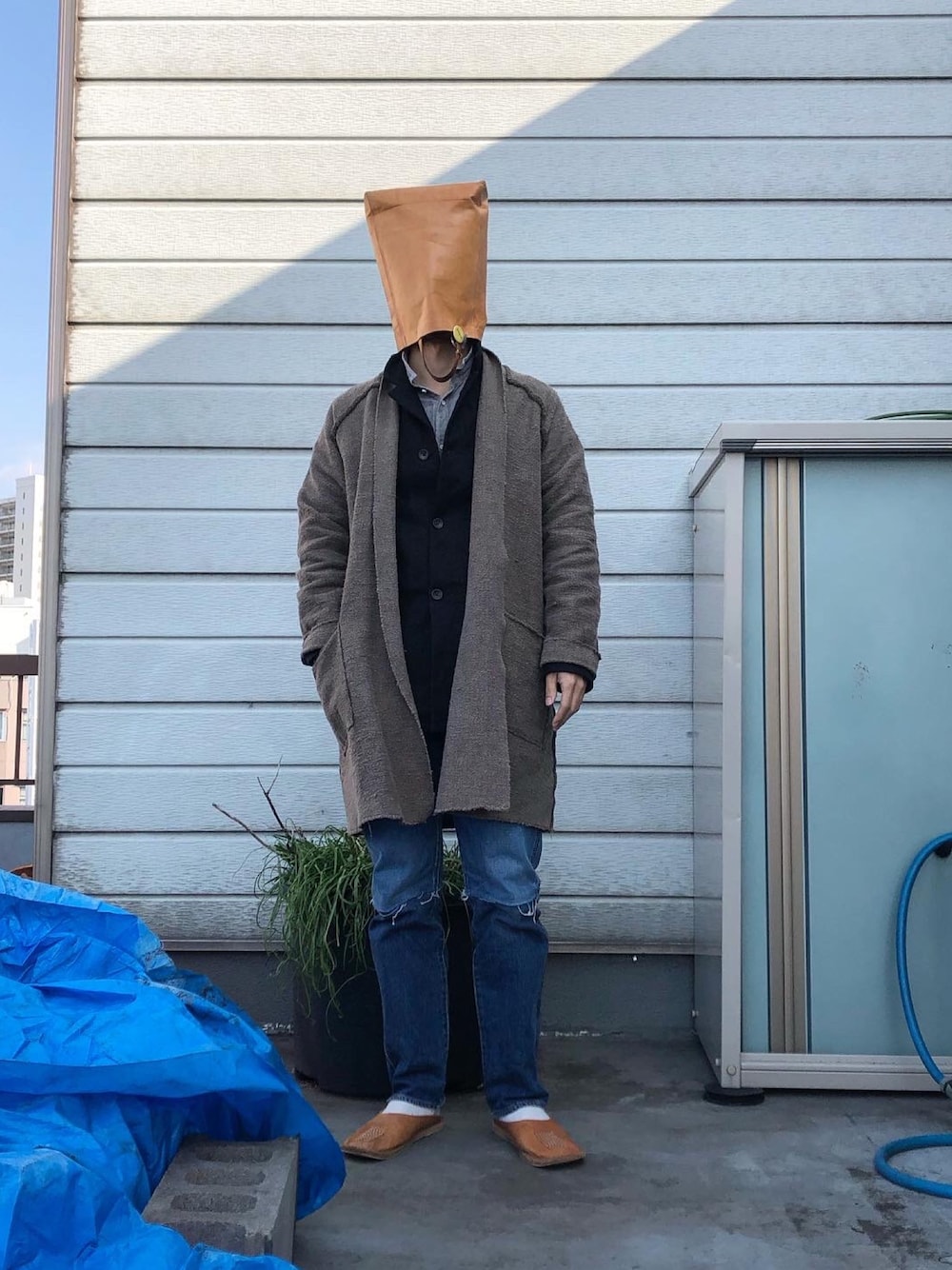 「BREEのアイテム（ハンドバッグ、ベージュ系）」を使った、iq8qo1c0さん（メンズ・174cm）の冬コーディネートの1枚目の写真