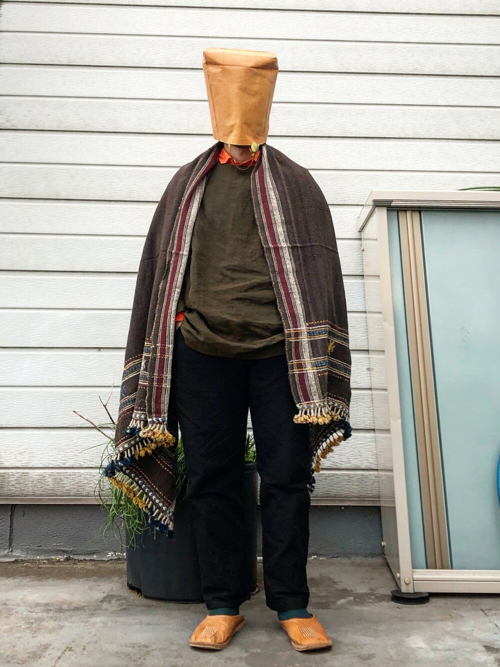「BREEのアイテム（ハンドバッグ、ベージュ系）」を使った、iq8qo1c0さん（メンズ・174cm）の冬コーディネートの1枚目の写真