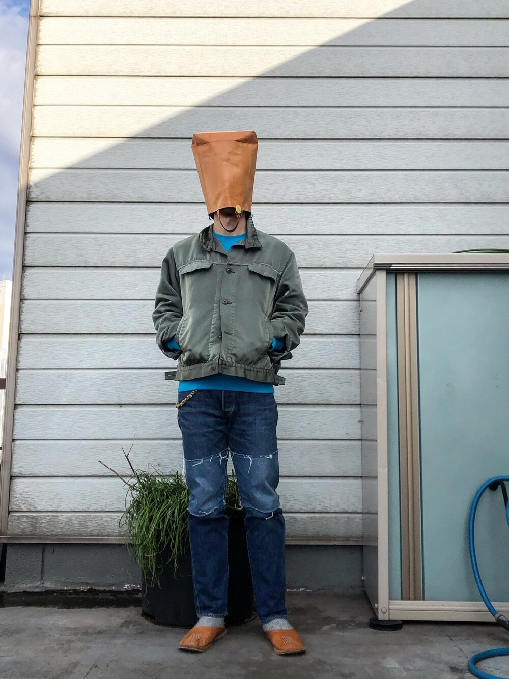 「シサム工房のアイテム（サンダル、ベージュ系）」を使った、iq8qo1c0さん（メンズ・174cm）の冬コーディネートの1枚目の写真