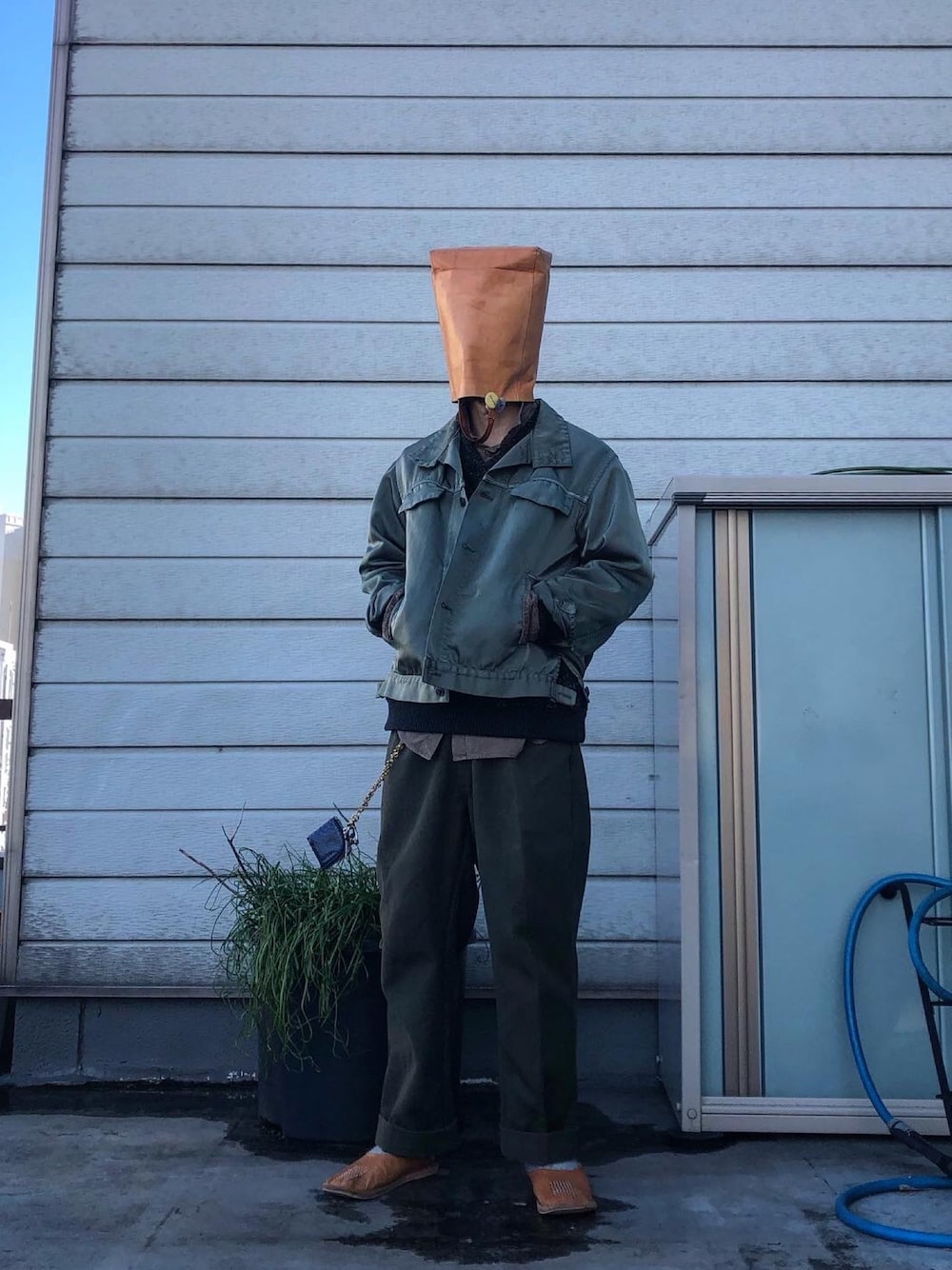 「VINTAGEのアイテム（その他パンツ、グリーン系）」を使った、iq8qo1c0さん（メンズ・174cm）の冬コーディネートの1枚目の写真