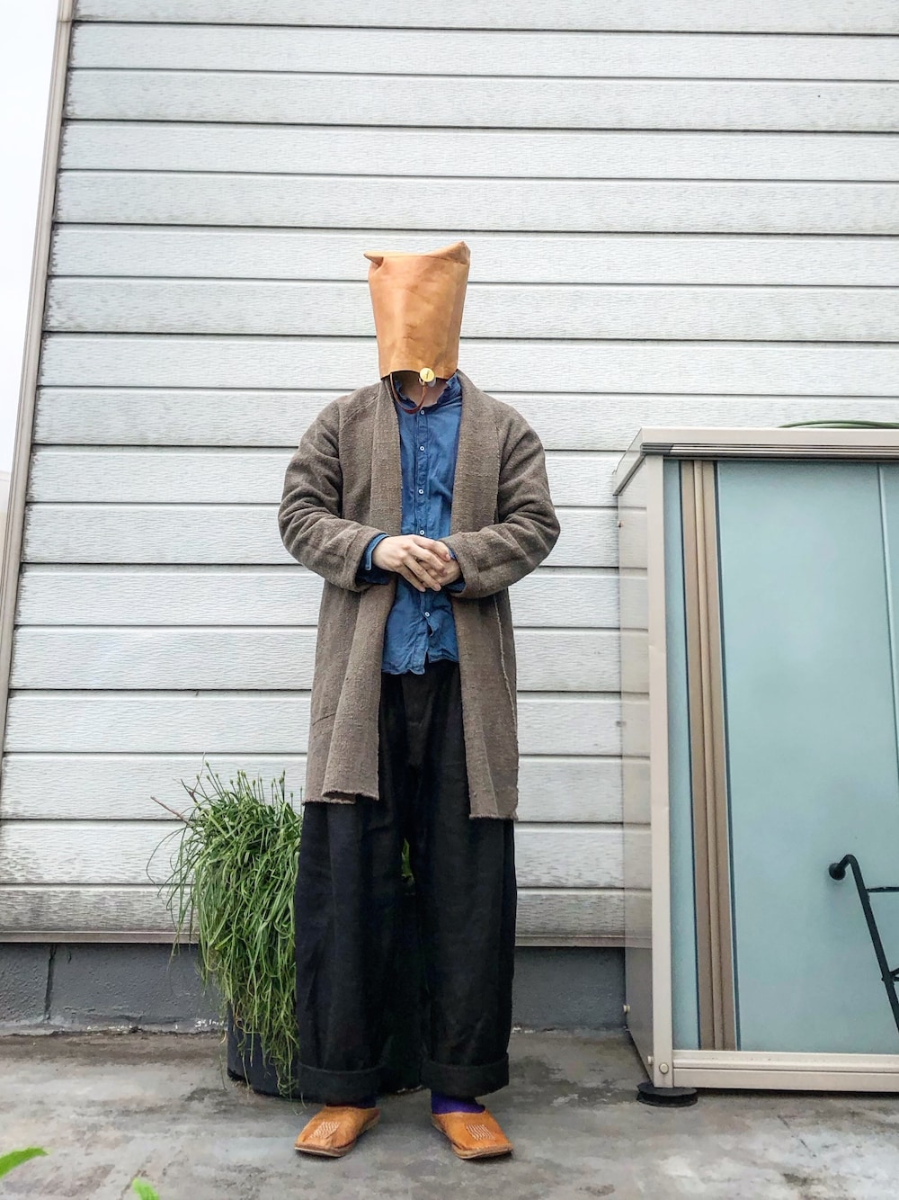 「janjanvanesscheのアイテム（その他パンツ、ブラック系）」を使った、iq8qo1c0さん（メンズ・174cm）の春コーディネートの1枚目の写真