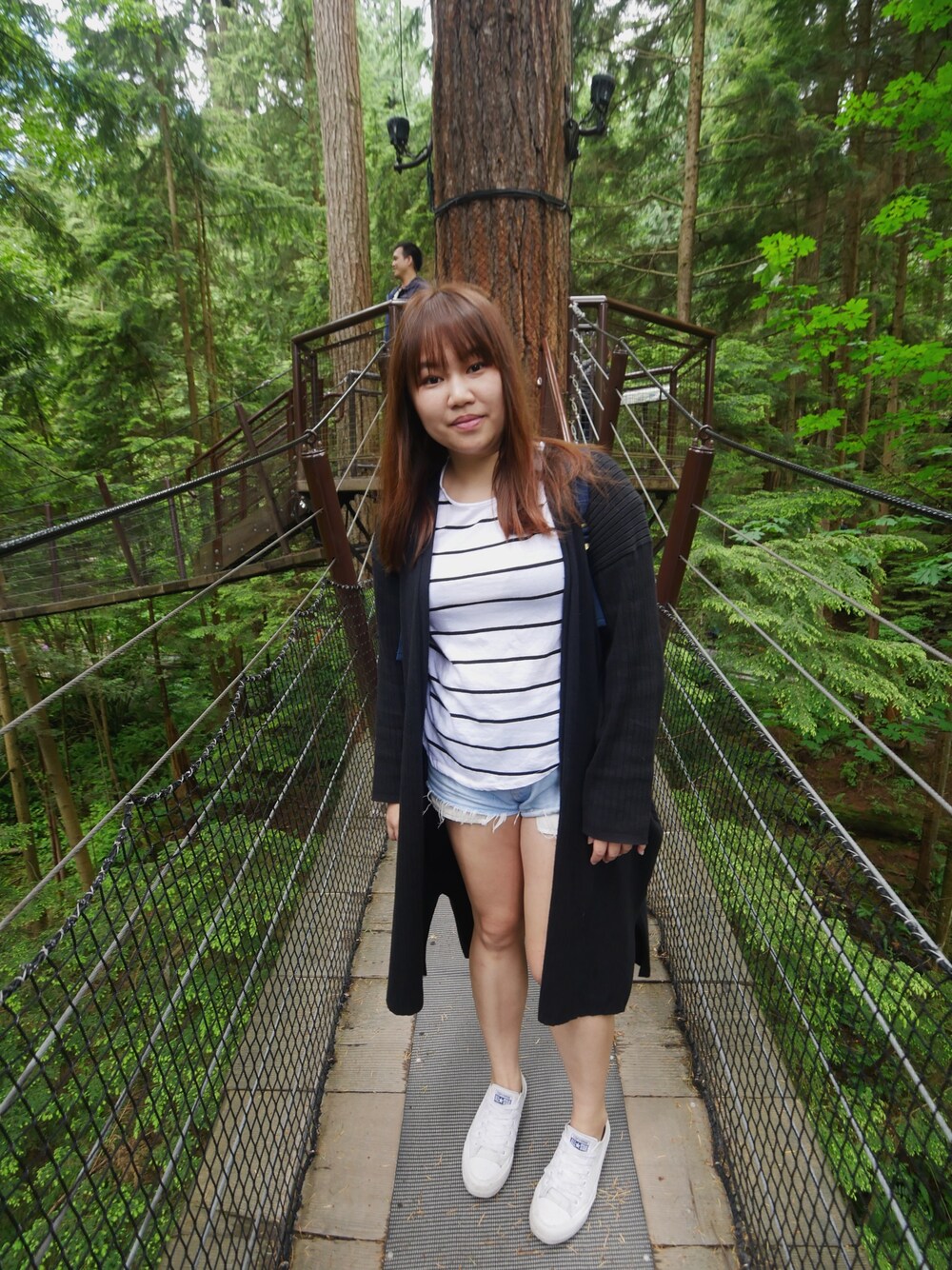 「summer、夏、black、低身長、simple、casual、travel」｜「LOWRYS FARMのアイテム（ノーカラージャケット、ブラック系）」を使った、Latteさん（レディース・155cm）の夏コーディネートの1枚目の写真