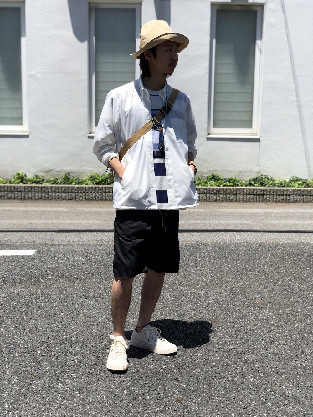 「visvim、nonnative、SOPHNET.、uniform experiment、KIJIMA TAKAYUKI、COMME des GARCONS HOMME、MIKIA」｜「SOPHNET.のCUFF CODE B.D SHIRT　（シャツ/ブラウス、ホワイト系）」を使った、UNDERPASSさん（メンズ・173cm）の夏コーディネートの1枚目の写真