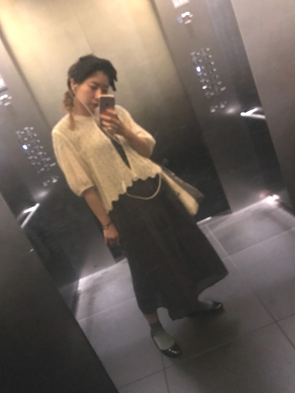 「夏、黒、楽チンコーデ、ootd、バライロノボウシ、バレエシューズ、ワンヒース、ヘアバンド」｜「Barairo no BoushiのBarairo no Boushi / レースヘアバンド（ヘアバンド、ブラック系）」を使った、ゆかさん（レディース・154cm）の夏コーディネートの1枚目の写真