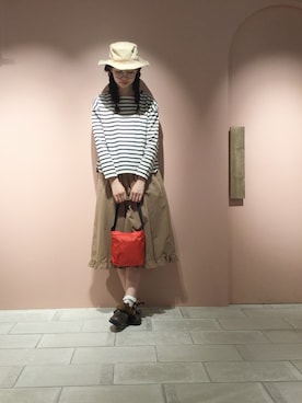 「アイテム（トートバッグ、レッド系）」を使った、ぴのこさん（レディース・172cm）の春コーディネート