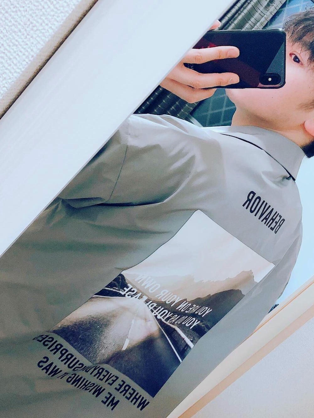 「おしゃれさんと繋がりたい、シンプル、春秋コーデ、メンズ」｜「RAGEBLUEのアイテム（ジャケット/アウター、シルバー系）」を使った、koootaさん（メンズ・167cm）の春コーディネートの1枚目の写真