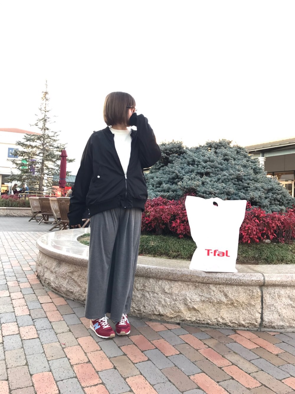 「ootd、outfit、casual、ビッグシルエット、しまむら、プチプラ、佐野プレミアムアウトレット、大学生、女子大生、シンプル」｜「しまむらのアイテム（ブルゾン、ブラック系）」を使った、ヤオさん（レディース・156cm）の冬コーディネートの1枚目の写真