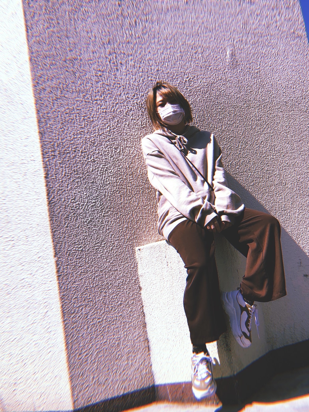 「シンプルコーデ、休日スタイル、オトナ女子、スニーカーコーデ、ラフ、2020ss、オーバーサイズ、おうちファッション、パーカー、ワントーンコーデ」｜「madder vintageのアイテム（パーカー、ベージュ系）」を使った、ヤオさん（レディース・156cm）の春コーディネートの1枚目の写真