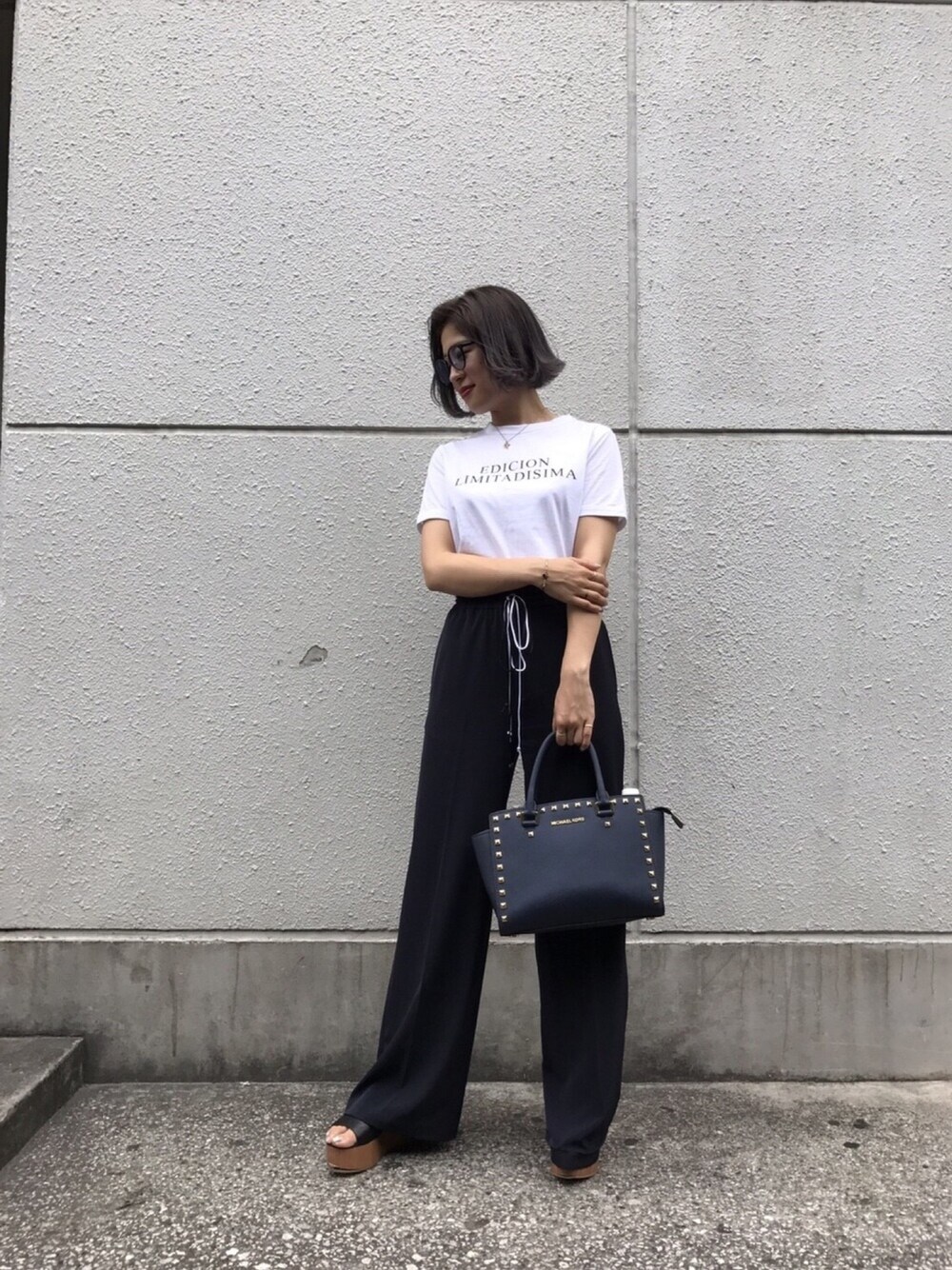 「大人カジュアル、シンプル、夏コーデ、通勤コーデ、black、モノトーン、ZARA、ラクチンコーデ、パンツスタイル、白黒」｜「GUのアイテム（サンダル、ブラック系）」を使った、ひろみさん（レディース・158cm）の夏コーディネートの1枚目の写真