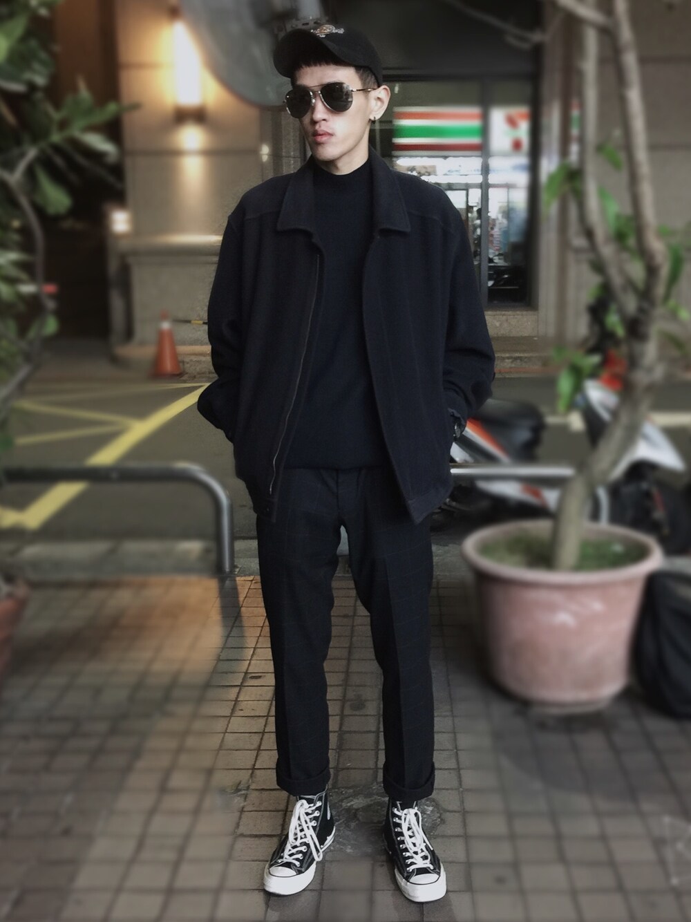 「UNIQLOのアイテム（ベスト、ブラック系）」を使った、GoogleGoooo さん（メンズ・178cm）の冬コーディネートの1枚目の写真