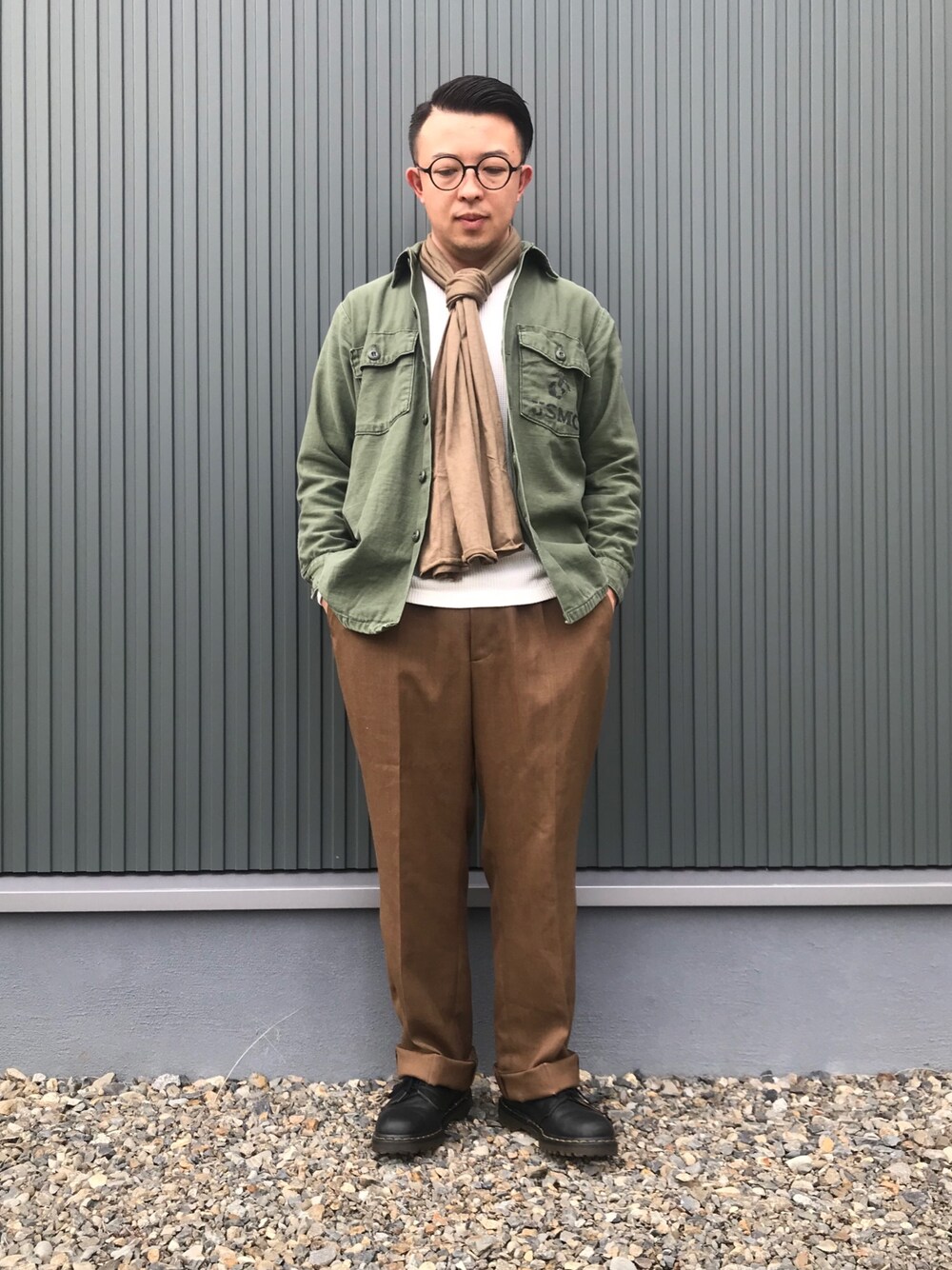「ミリタリー、ミリタリーシャツ、軍物、ビンテージ」｜「Us Armyのアイテム（シャツ/ブラウス、グリーン系）」を使った、古着チャンネル by ケントさん（メンズ・165cm）の秋コーディネートの1枚目の写真
