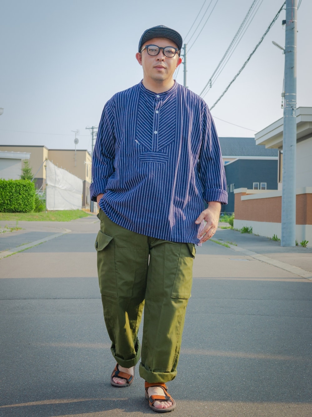 「軍パン、フィッシャーマンシャツ、ミリタリー、オーバーパンツ」｜「Buzz Rickson'sのBUZZRICKSON'S / バズリクソンズ：ARMY DENIM CAP SOLID：BR02308[STD]（キャップ、ブルー系）」を使った、古着チャンネル by ケントさん（メンズ・165cm）の夏コーディネートの1枚目の写真