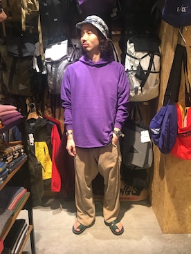 「Gramicci（グラミチ）のアイテム（パーカー）」を使った、OGAWAさん（メンズ・175cm）の夏コーディネート