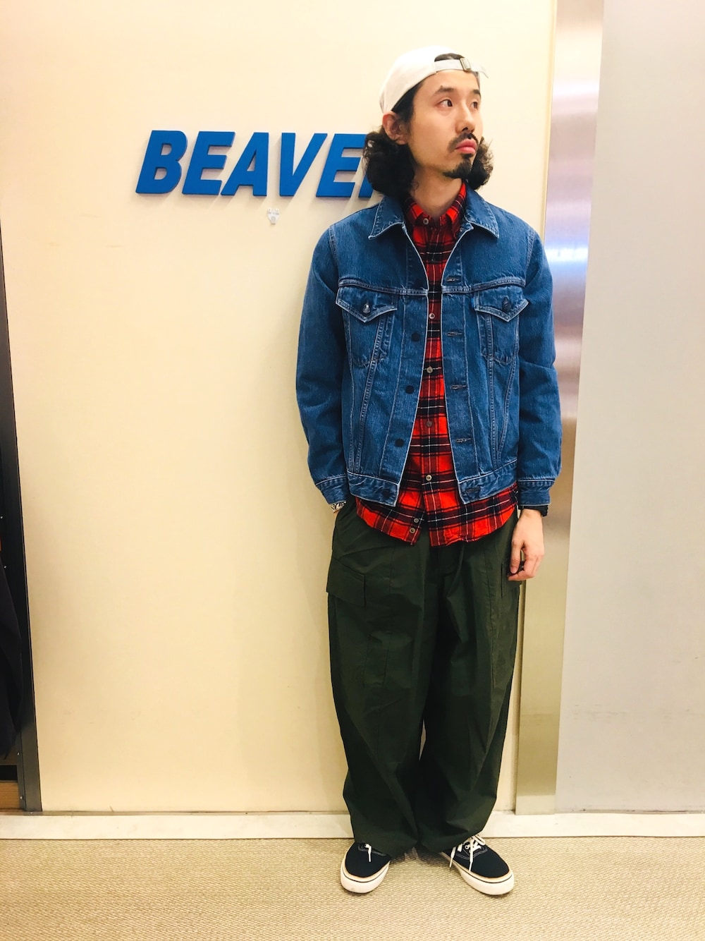 「キャップ、AlexanderLeeChang、Gジャン、bohemians、ネルシャツ、赤チェック、カーゴパンツ、SPELLBOUND、VANS、BEAVER」｜「AlexanderLeeChangのAlexanderLeeChang/アレキサンダーリーチャン　CATBONES BB CAP（キャップ、グレー系）」を使った、OGAWAさん（メンズ・175cm）の夏コーディネートの1枚目の写真