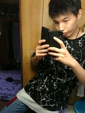 「しまむら（シマムラ）のアイテム（Tシャツ/カットソー）」を使った、ryouichiさん（メンズ・183cm）の冬コーディネート