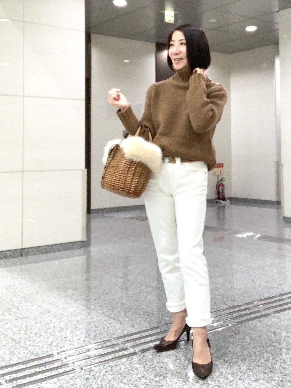「秋のコーデ、大人カジュアル、秋、ざっくりニット、お洒落さんとつながりたい」｜「JOURNAL STANDARDのアイテム（ニット/セーター、ブラウン系）」を使った、バンビさん（レディース・155cm）の秋コーディネートの1枚目の写真