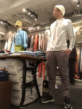 「CPH（シーピーエイチ）のアイテム（ニットキャップ/ビーニー）」を使った、Toshiyukiさん（メンズ・181cm）の春コーディネート