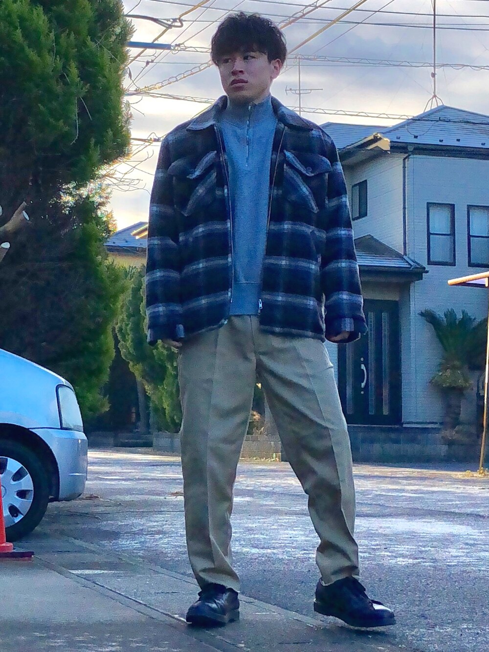 「冬コーデ、オーバーサイズ、タートルネック、チノパン、ハーフジップ、スウェット、ワイドパンツ、Dickies、チェック」｜「SEVENDAYS=SUNDAYのS.JOHNS チェックジップジャケット（カバーオール、ブラック系）」を使った、オレンジさん（メンズ・169cm）の冬コーディネートの1枚目の写真