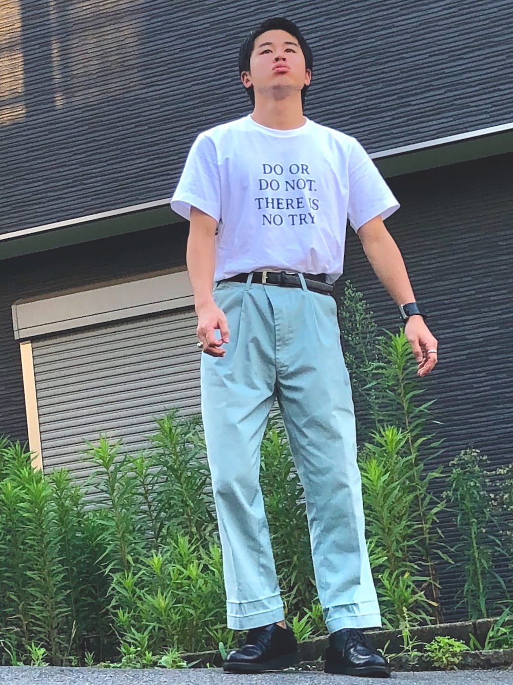 「オーバーサイズ、プチプラ、Tシャツ、ワイドパンツ、タックイン、ミントグリーン、テーパードパンツ、UT、STAR WARS、シンプル」｜「UNIQLOのマスター オブ グラフィックス UT NIGO（グラフィックTシャツ・半袖）（Tシャツ/カットソー、ホワイト系）」を使った、オレンジさん（メンズ・169cm）の夏コーディネートの1枚目の写真