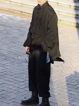 「Yohji Yamamoto POUR HOMME（ヨウジヤマモトプールオム）のアイテム（シャツ/ブラウス、ブラック系）」を使った、ろきさん（メンズ・178cm）の冬コーディネート