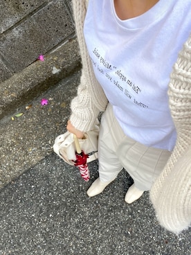 「UNIQLO（ユニクロ）のディズニー・ストーリーズ UT（グラフィックTシャツ・半袖）（Tシャツ/カットソー、ホワイト系）」を使った、aiaiaitarouさん（レディース・164cm）の春コーディネート