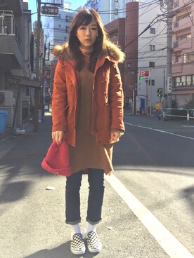 「sneakers」｜「アイテム（チェスターコート）」を使った、Denïseさん（レディース・165cm）の冬コーディネート