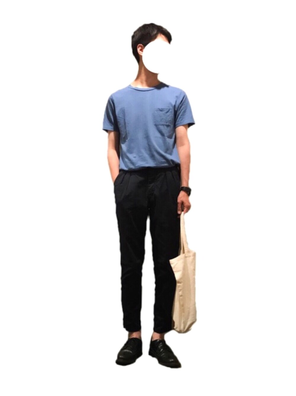 「タックイン、ノームコア」｜「UNIQLOのUNIQLO AND LEMAIRE（チノパンツ、ブルー系）」を使った、ともつまさん（メンズ・178cm）の夏コーディネートの1枚目の写真
