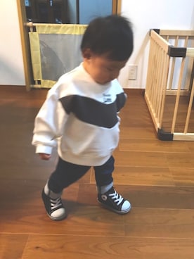 「BUDDY Lee（バディーリー）のアイテム（トップス）」を使った、ユカさん（キッズ・70cm）の秋コーディネート