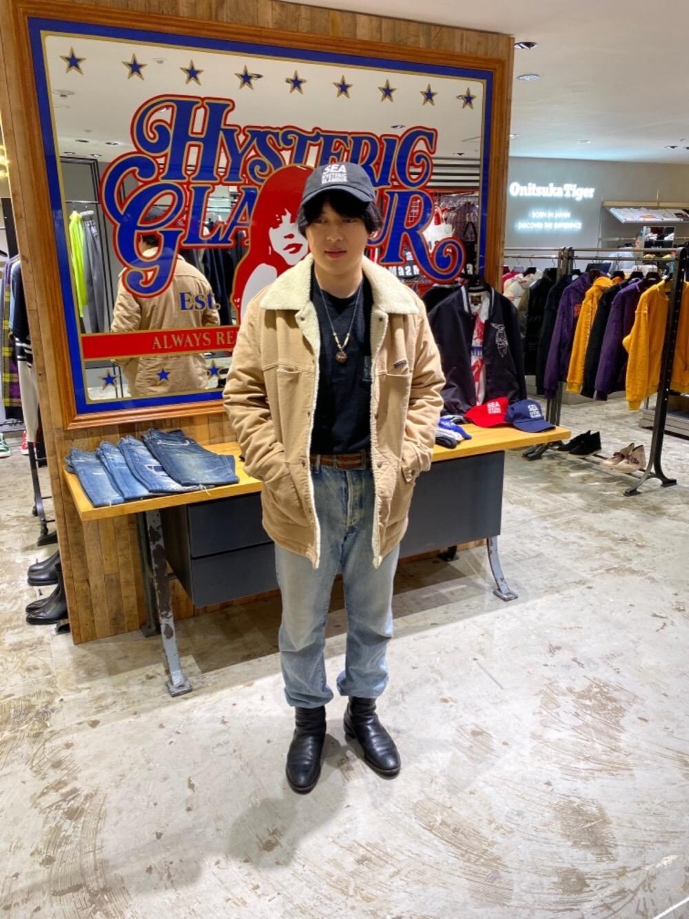 「冬コーデ、コラボレーション、Hysteric Glamour、カジュアルコーデ、ヒステリックグラマー、ストリートコーデ、冬アウター」｜「HYSTERIC GLAMOURのボアジャケット（ブルゾン、ベージュ系）」を使った、hyshmt07さん（メンズ・174cm）の秋コーディネートの1枚目の写真