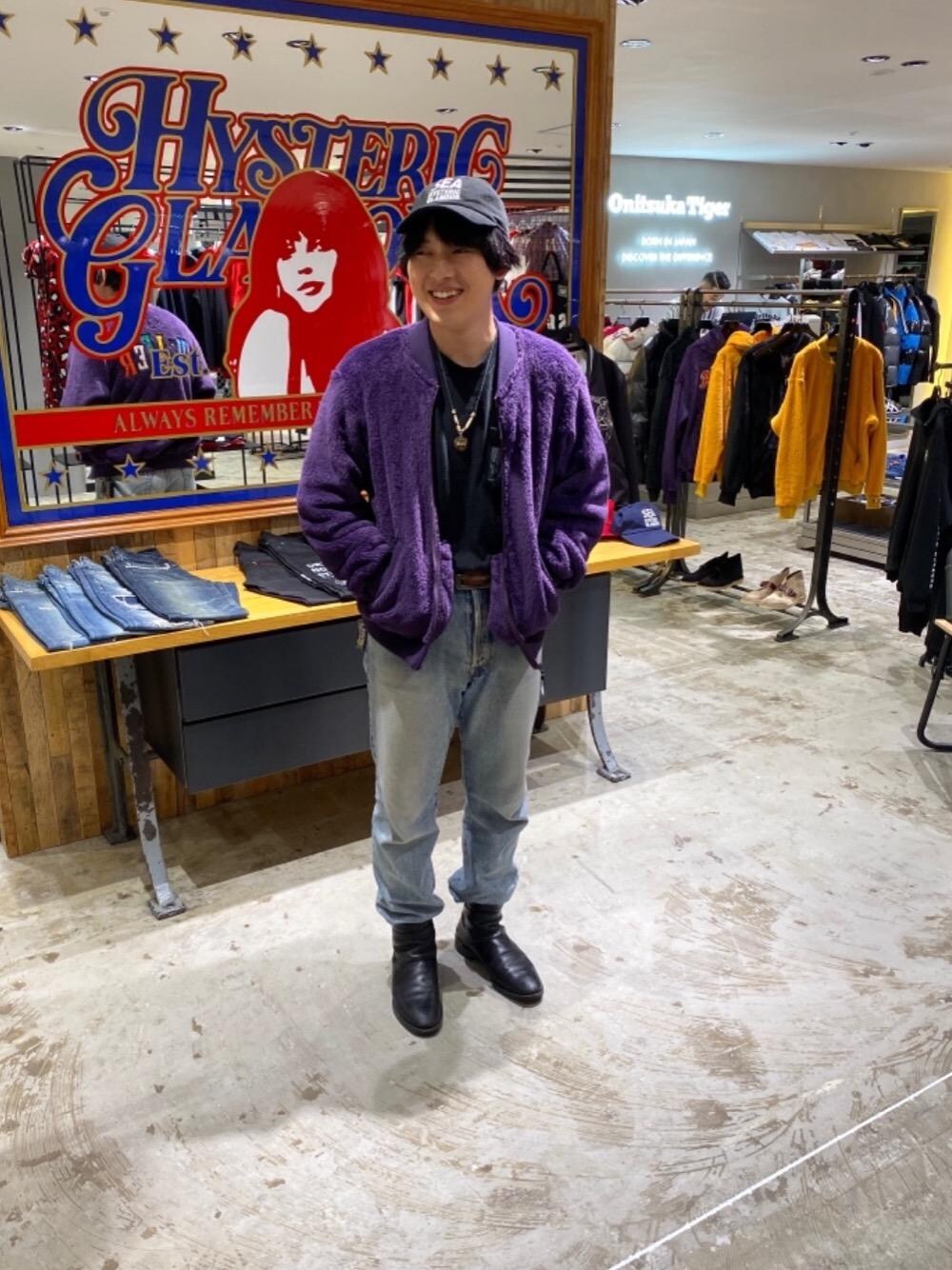 「デニム、冬コーデ、コラボレーション、長袖シャツ、Hysteric Glamour、ヒステリックグラマー、ストリートコーデ、冬アウター」｜「HYSTERIC GLAMOURのUSED加工デニム ストレートパンツ（デニムパンツ、ブルー系）」を使った、hyshmt07さん（メンズ・174cm）の秋コーディネートの1枚目の写真