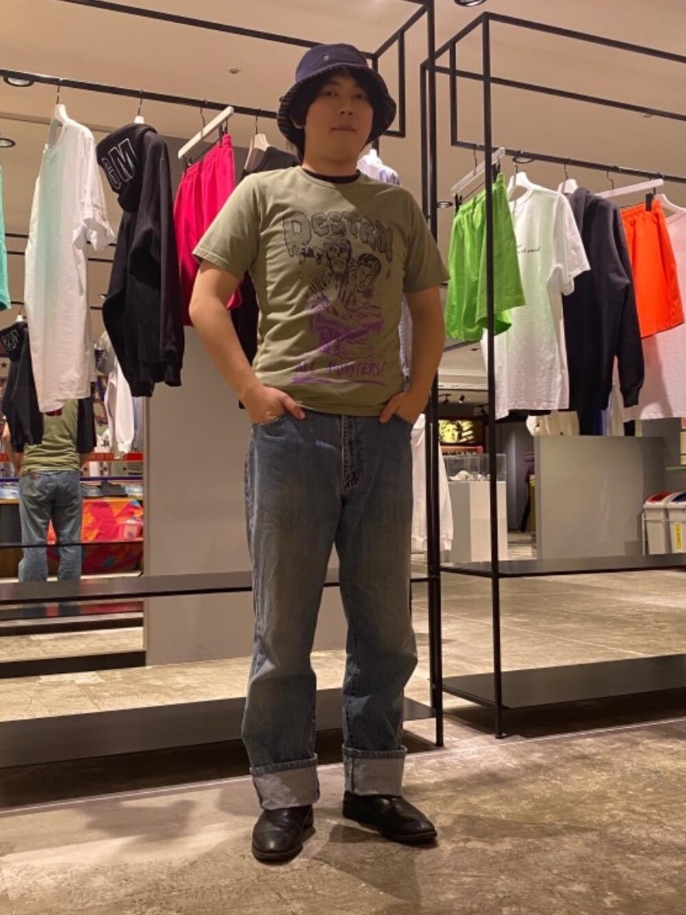 「Hysteric Glamour、春コーデ、ラフコーデ、ヒステリックグラマー、パンクコーデ、thee hysteric xxx」｜「HYSTERIC GLAMOURのDESTROY ALL MONSTERS/ZOMBIE ATTACK Tシャツ（Tシャツ/カットソー、グリーン系）」を使った、hyshmt07さん（メンズ・174cm）の冬コーディネートの1枚目の写真