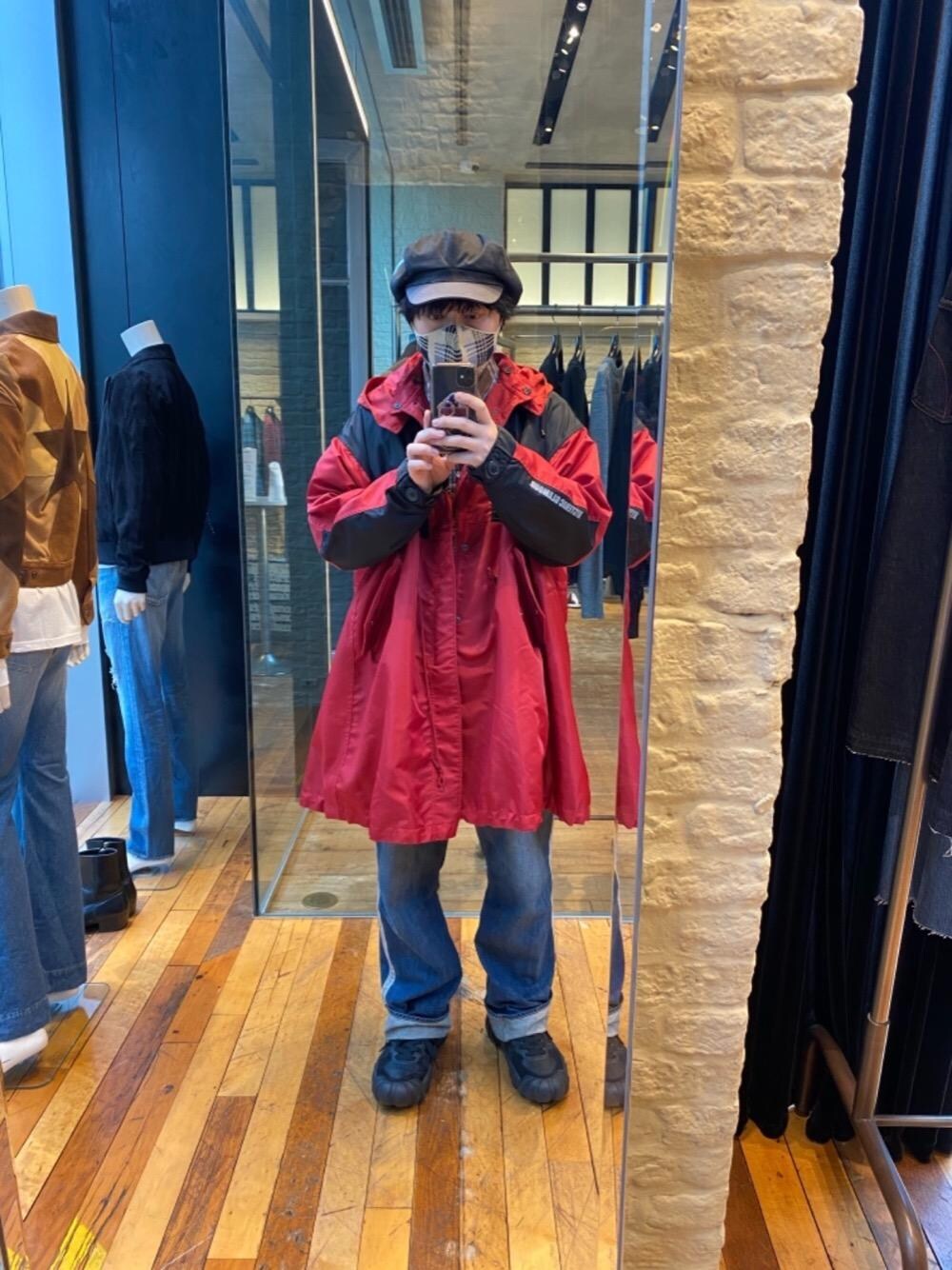 「Hysteric Glamour、ラフコーデ、カジュアルコーデ、ヒステリックグラマー、ストリートコーデ」｜「HYSTERIC GLAMOURのエアフォースTRIANGLE WOMAN フーデッドシェラコート（ミリタリージャケット、レッド系）」を使った、hyshmt07さん（メンズ・174cm）の秋コーディネートの1枚目の写真