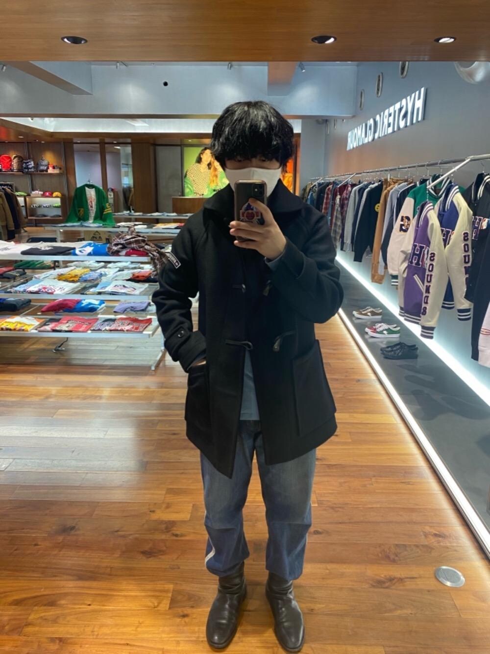「コート、冬コーデ、コラボレーション、Hysteric Glamour、シンプルコーデ、ラフコーデ、カジュアルコーデ、ヒステリックグラマー、秋コーデ」｜「HYSTERIC GLAMOURのデッキコート（その他アウター、ブラック系）」を使った、hyshmt07さん（メンズ・174cm）の秋コーディネートの1枚目の写真