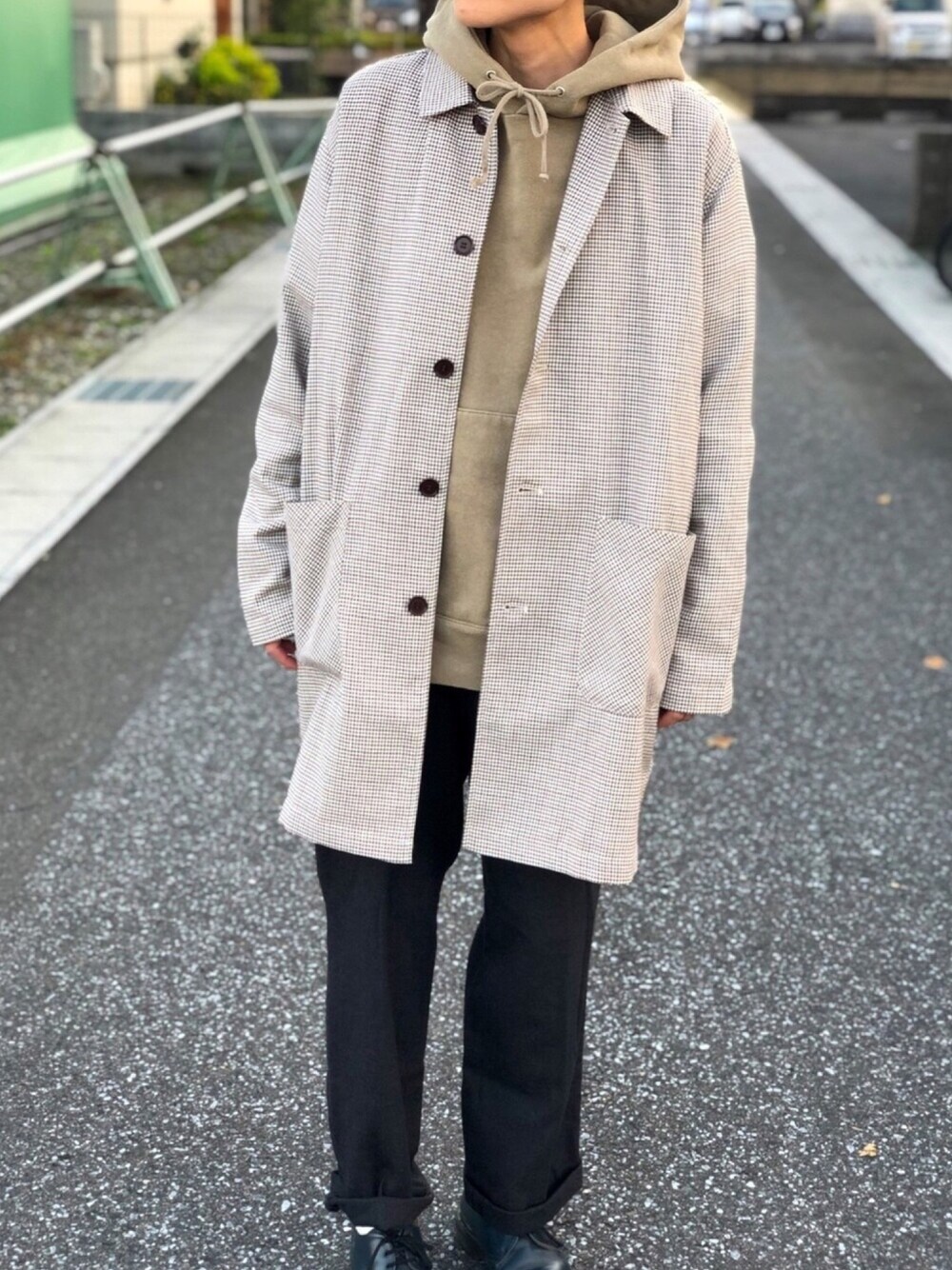 「秋冬コーデ、ブラウンコーデ、おしゃれさんと繋がりたい、秋、ベージュ、チェック、コート、パーカー、スラックス、Dr.Martens」｜「NYLAUSのアイテム（ジャケット/アウター、ベージュ系）」を使った、chipi1015さん（レディース・160cm）の秋コーディネートの1枚目の写真