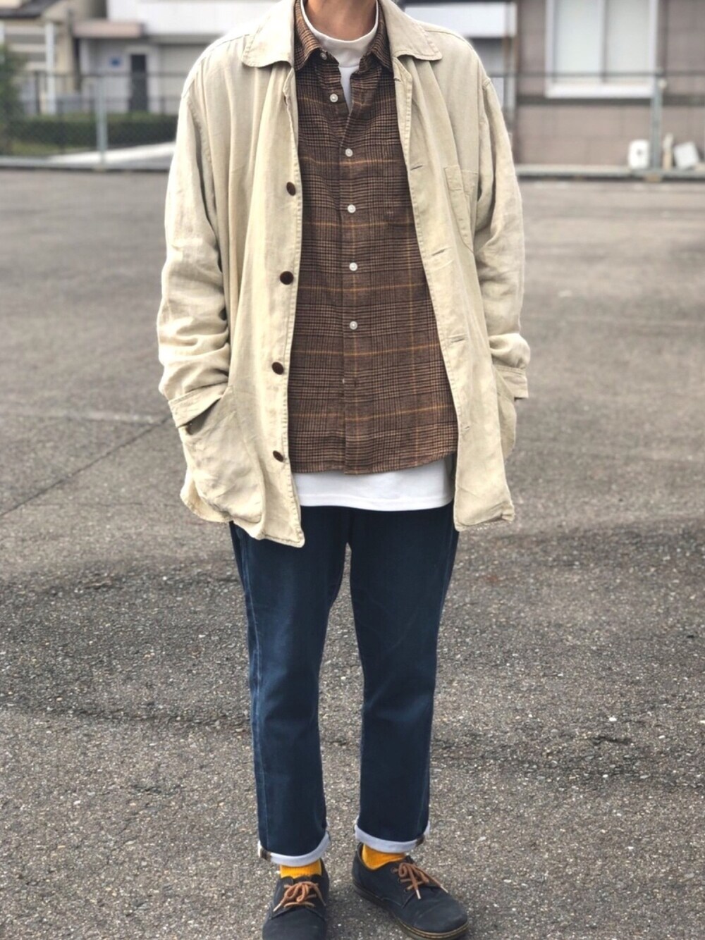 「古着コーデ、秋のコーデ、Dr.Martens、プチプラコーデ、ブラウン、ベージュ、GU、お洒落さんとつながりたい、チェック柄」｜「GUのアイテム（シャツ/ブラウス、ブラウン系）」を使った、chipi1015さん（レディース・160cm）の秋コーディネートの1枚目の写真