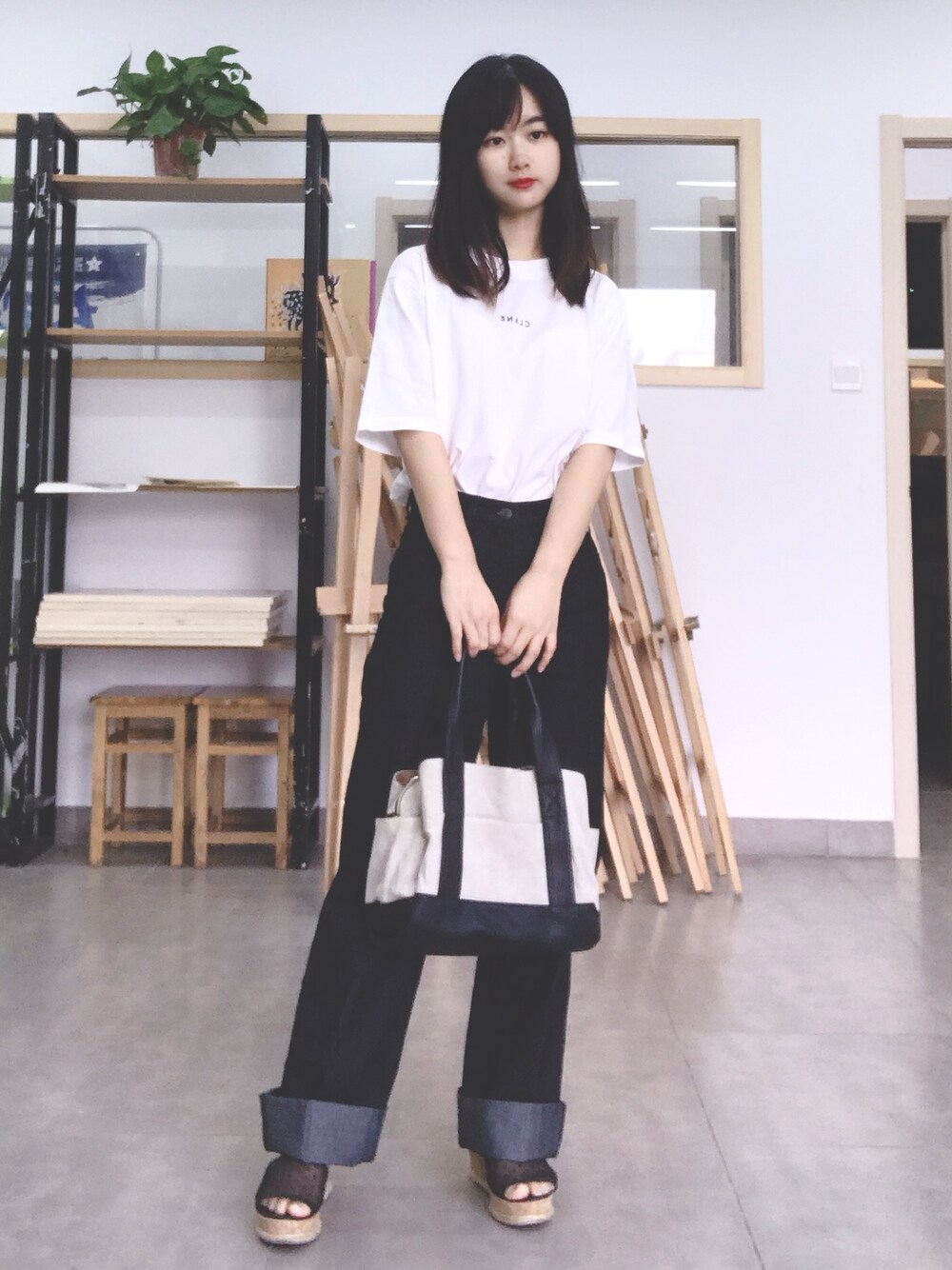 「CLANE、nice claup」｜「CLANEのCLANE PACK T/S（Tシャツ/カットソー、ホワイト系）」を使った、momokooさん（レディース・155cm）の秋コーディネートの1枚目の写真
