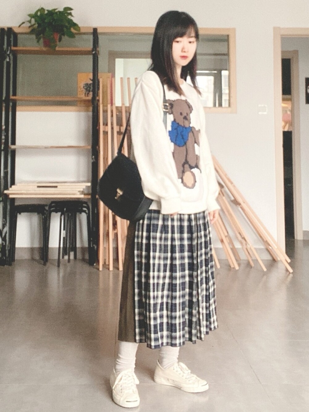 「merry jenny、pou dou dou、ROPE' PICNIC(ROPE' PICNIC)」｜「merry jennyのteddyニット（ニット/セーター、ホワイト系）」を使った、momokooさん（レディース・155cm）の秋コーディネートの1枚目の写真