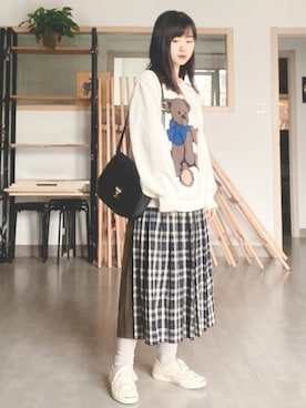 momokoo is wearing merry jenny "teddyニット"