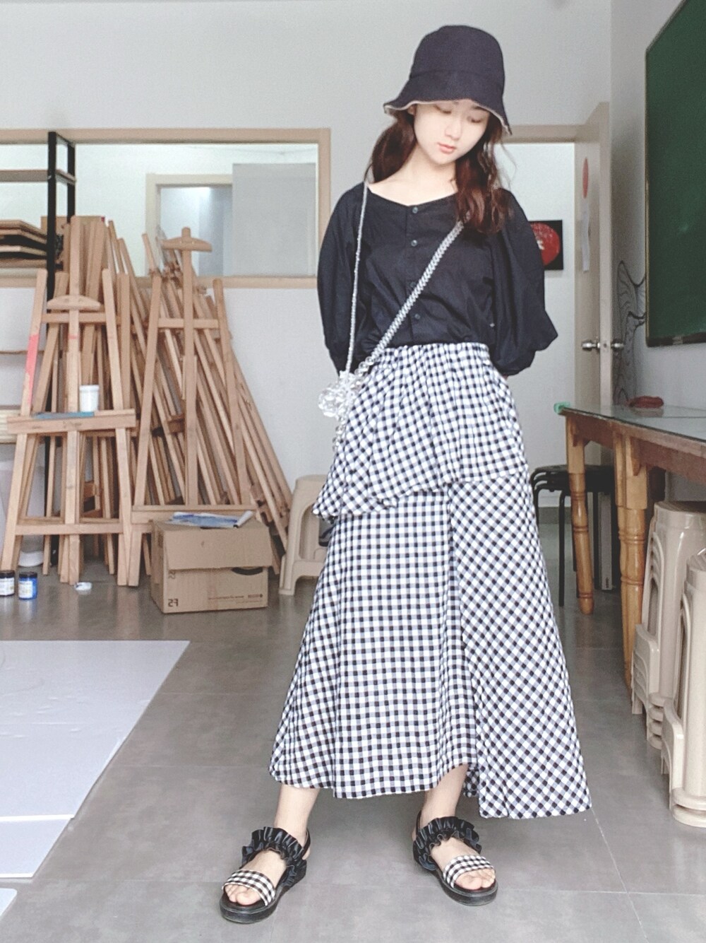 「N. Natural Beauty Basic、Another Edition」｜「N.（N. Natural Beauty Basic）の◆スクエアネックコットンブラウス（シャツ/ブラウス、ブラック系）」を使った、momokooさん（レディース・155cm）の夏コーディネートの1枚目の写真