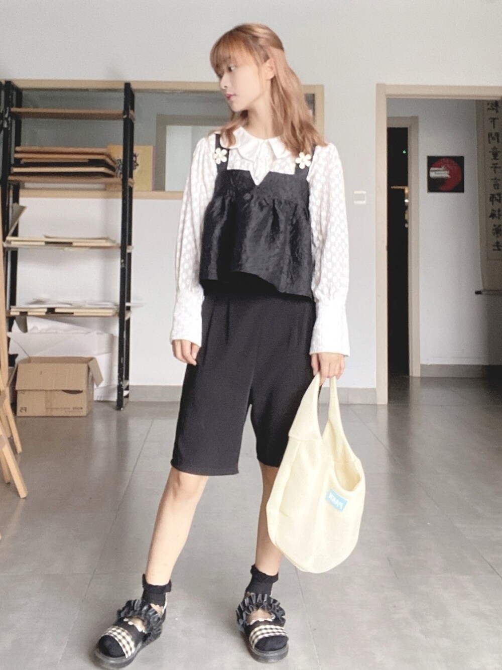 「ootd、merry jenny、pann、VAN」｜「merry jennyのflowerレースブラウス（シャツ/ブラウス、ホワイト系）」を使った、momokooさん（レディース・155cm）の秋コーディネートの1枚目の写真