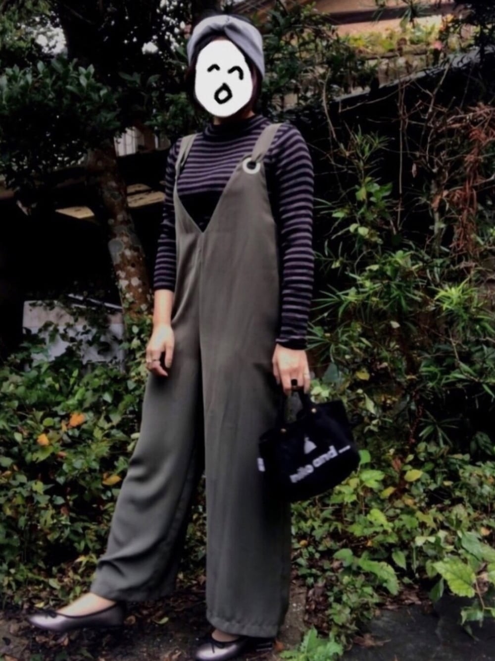 「秋のコーデ、ボーダー、セーター、サロペット、バレエシューズ、シンプル、相互フォロー、おしゃれさんと繋がりたい」｜「studio CLIPの14ゲージアクリルウールリブハイネックプルオーバー（ニット/セーター、その他）」を使った、hanaco ‪✾‬さん（レディース・156cm）の秋コーディネートの1枚目の写真