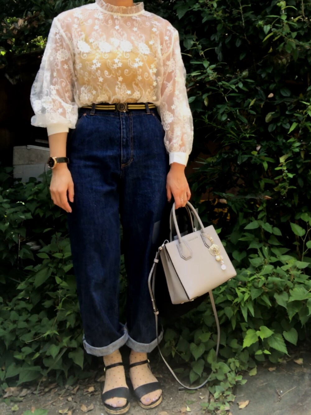 「夏、カジュアル、ニットキャミソール、シンプル、ドット、デニムパンツ、マスタード、刺繍、おしゃれさんと繋がりたい」｜「MAISON DE REEFURのベーシック リブ キャミソール（キャミソール、イエロー系）」を使った、hanaco ‪✾‬さん（レディース・156cm）の夏コーディネートの1枚目の写真