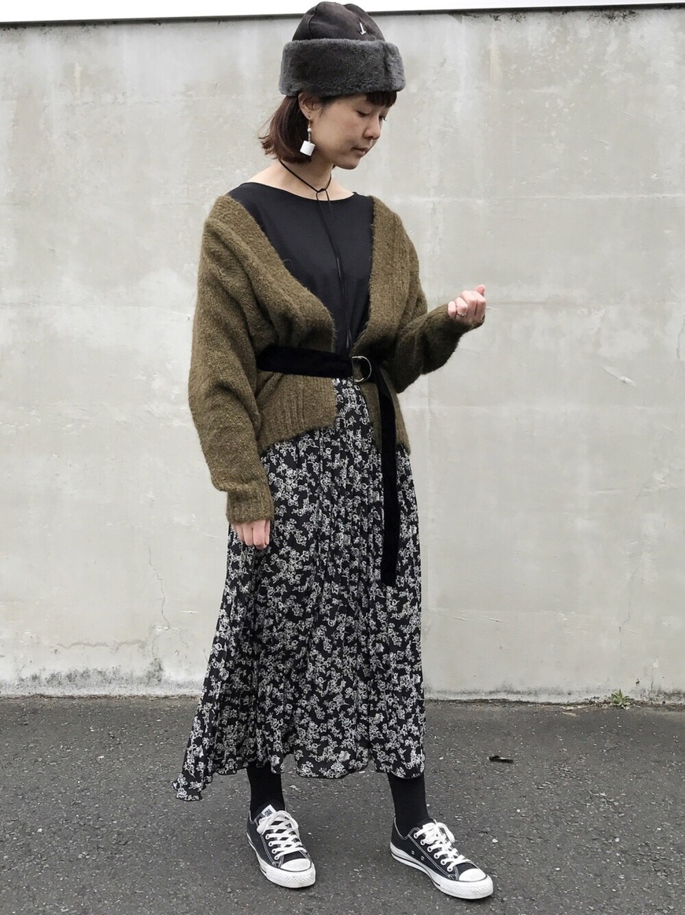「ママコーデ、シンプルコーデ、プチプラコーデ、GU、モノトーン、トゥモローランド、ミュールバウアー、ファー小物、大人カジュアル、カジュアルコーデ」｜「MUHLBAUERのMUHLBAUER ムートンキャップ（キャップ、ベージュ系）」を使った、maaさん（レディース・165cm）の春コーディネートの1枚目の写真