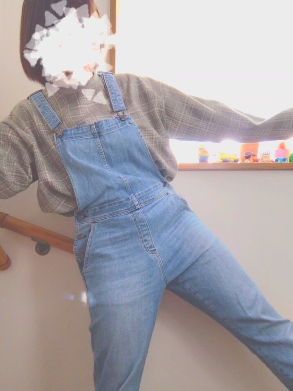 「シンプルコーデ、韓国、おしゃれさんと繋がりたい、ぽっちゃり、ぽっちゃりなんて気にしない」｜「GAPのアイテム（サロペット/オーバーオール、ブルー系）」を使った、いちごさん（レディース・154cm）の冬コーディネートの1枚目の写真