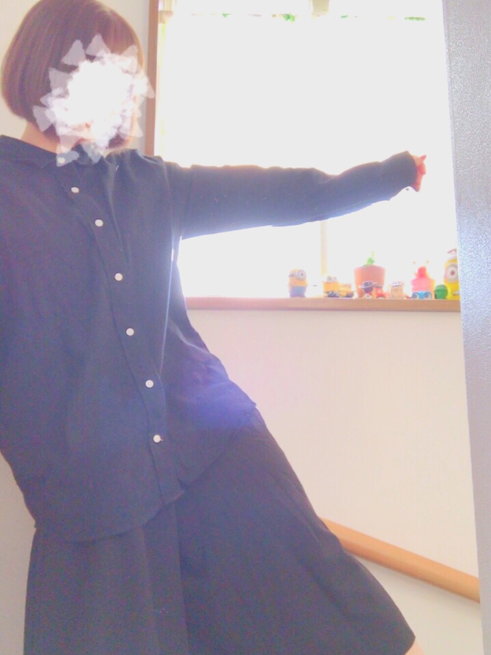「黒コーデ、ぽっちゃり、ぽっちゃりなんて気にしない、おしゃれさんと繋がりたい、今日のコーデ」｜「SENSE OF PLACE by URBAN RESEARCHのアイテム（シャツ/ブラウス、ブラック系）」を使った、いちごさん（レディース・154cm）の冬コーディネートの1枚目の写真