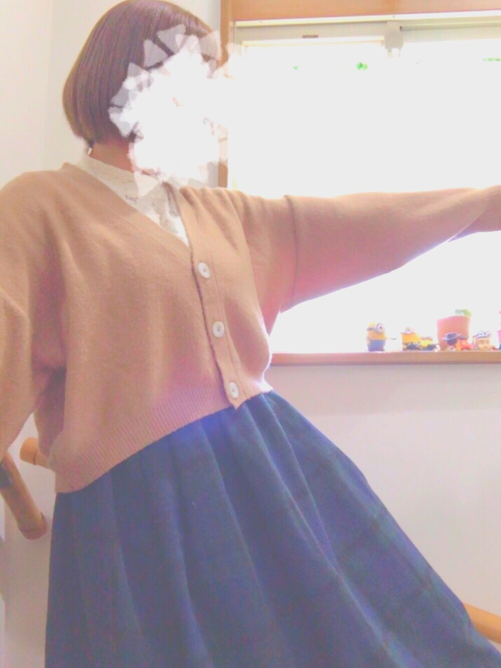 「シンプルコーデ、ぽっちゃり、ぽっちゃりなんて気にしない、おしゃれさんと繋がりたい」｜「earth music&ecologyのアイテム（その他アウター、ブラウン系）」を使った、いちごさん（レディース・154cm）の冬コーディネートの1枚目の写真